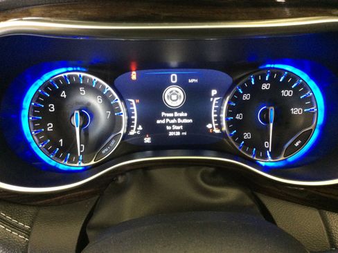 Used 2024 Chrysler Pacifica Limited w/ Trailer Tow Group image 27