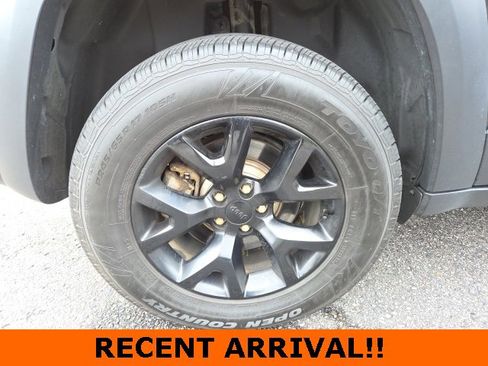 Used 2015 Jeep Cherokee Trailhawk w/ Cold Weather Group image 68