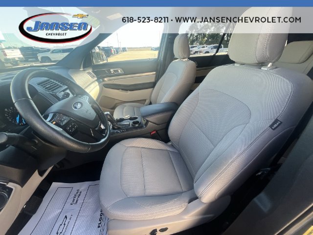 Used 2018 Ford Explorer XLT FWD image 18