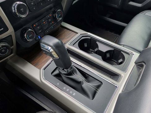 Used 2019 Ford F150 Lariat w/ Trailer Tow Package RWD image 35