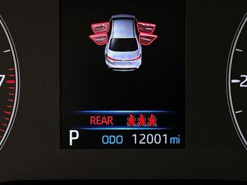 Used 2025 Toyota Corolla LE FWD image 17