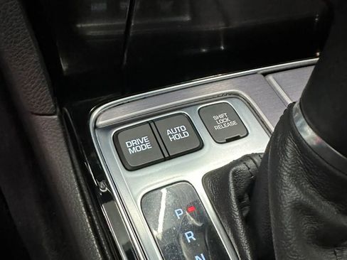 Used 2015 Hyundai Equus Signature RWD image 23