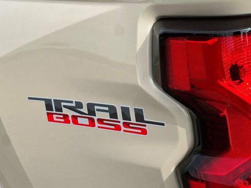 Used 2024 Chevrolet Colorado Trail Boss w/ Advanced Trailering Package AWD/4WD image 32