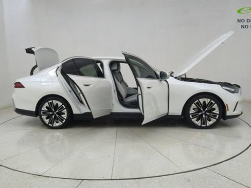 Used 2026 BMW 540i xDrive AWD/4WD image 74