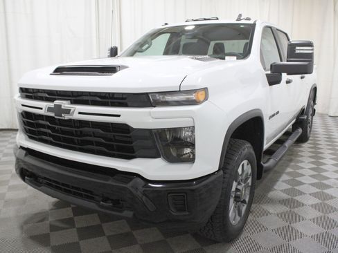 Used 2024 Chevrolet Silverado 2500 Custom w/ Custom Value Package image 37