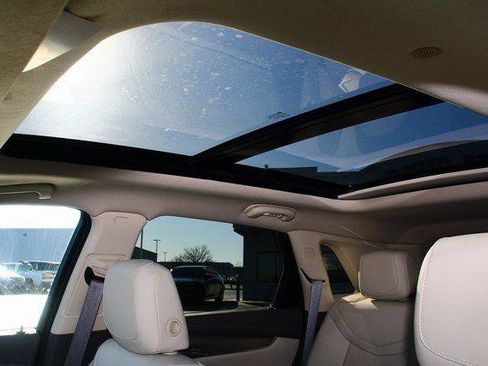 Used 2024 Cadillac XT5 Premium Luxury w/ Technology Package image 3