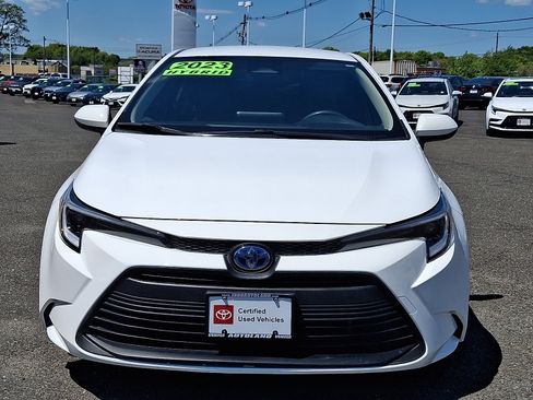 Used 2023 Toyota Corolla LE w/ Carpet Mat Package (TMS) AWD/4WD image 2