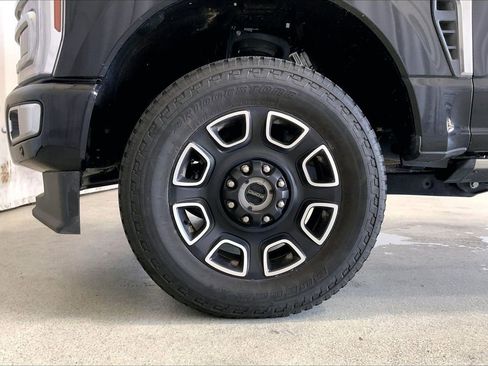 Used 2024 Ford F350 Platinum w/ FX4 Off-Road Package AWD/4WD image 6