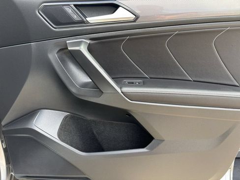 Certified 2023 Volkswagen Tiguan SE FWD image 26