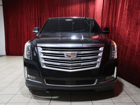Used 2019 Cadillac Escalade ESV Platinum RWD image 9