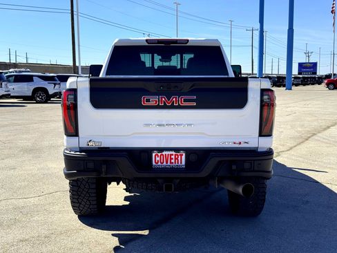 Used 2024 GMC Sierra 2500 AT4X w/ AT4X AEV Edition image 10