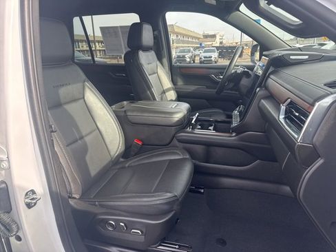 Used 2025 GMC Yukon Denali image 20