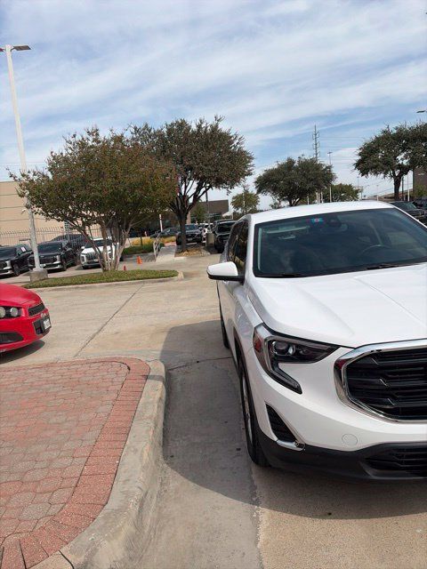 Used 2020 GMC Terrain SLE FWD image 3