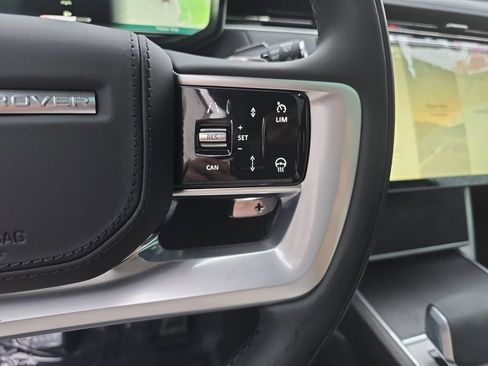 New 2025 Land Rover Range Rover SE AWD/4WD image 19
