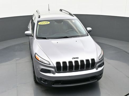 Used 2018 Jeep Cherokee Latitude w/ Altitude Package FWD image 37