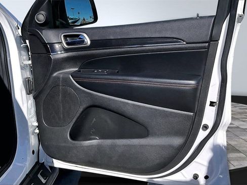 Used 2018 Jeep Grand Cherokee Trailhawk w/ Trailhawk Luxury Group image 25