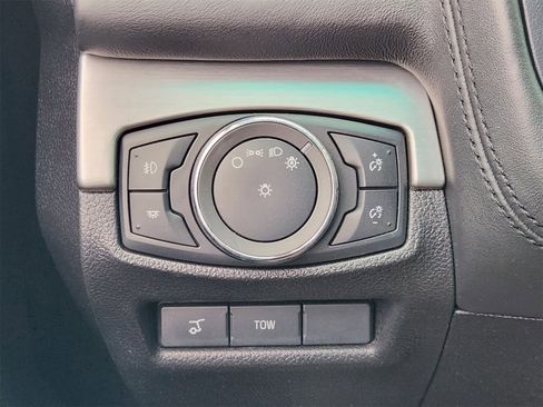 Used 2017 Ford Explorer Platinum image 21