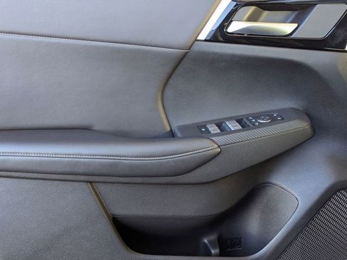 Used 2023 Mitsubishi Outlander SE image 12