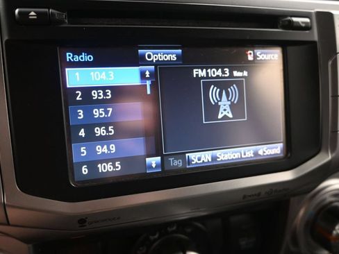 Used 2016 Toyota 4Runner SR5 AWD/4WD image 17