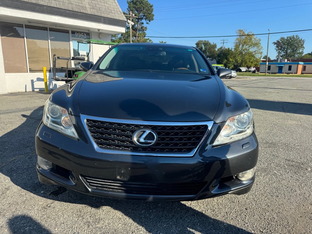 Used 2011 Lexus LS 460 AWD w/ Comfort Pkg image 3