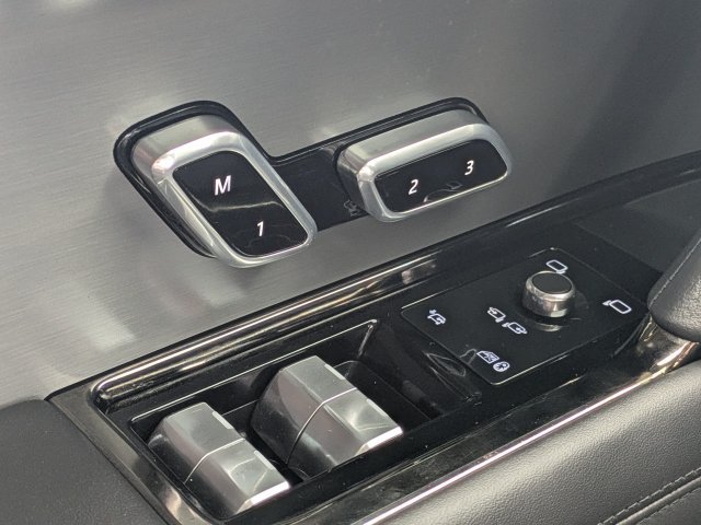 Used 2024 Land Rover Range Rover Sport SE AWD/4WD image 24