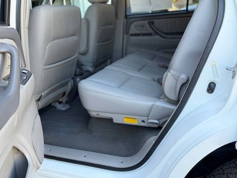 Used 2004 Toyota Sequoia Limited RWD image 22