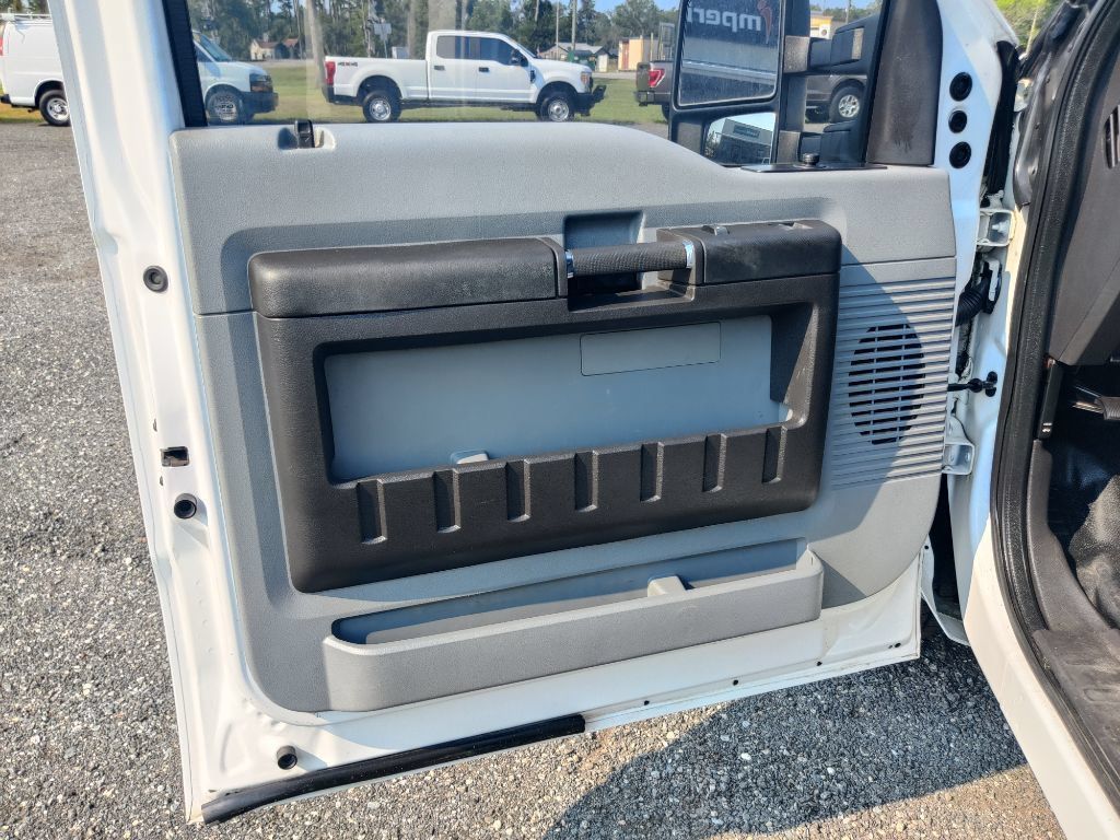 Used 2016 Ford F250 XL w/ Power Equipment Group RWD image 21