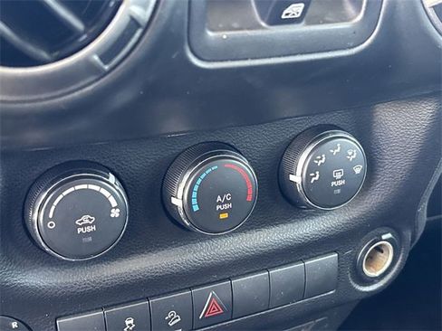 Used 2018 Jeep Wrangler Unlimited Sport S image 25