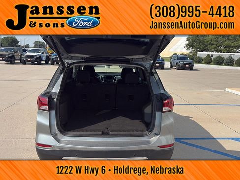 Used 2024 Chevrolet Equinox LT FWD image 9
