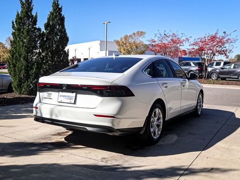 Certified 2024 Honda Accord LX image 10