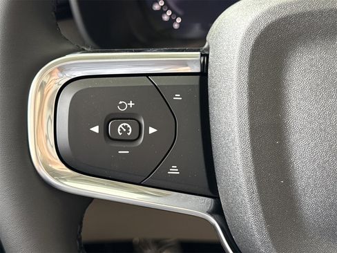 New 2026 Volvo XC40 B5 Plus w/ Protection Package Premier image 20