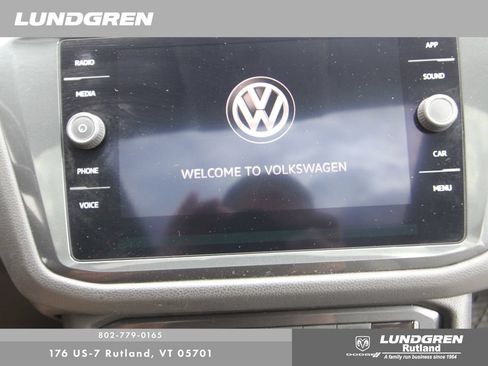 Used 2019 Volkswagen Tiguan SE AWD/4WD image 2