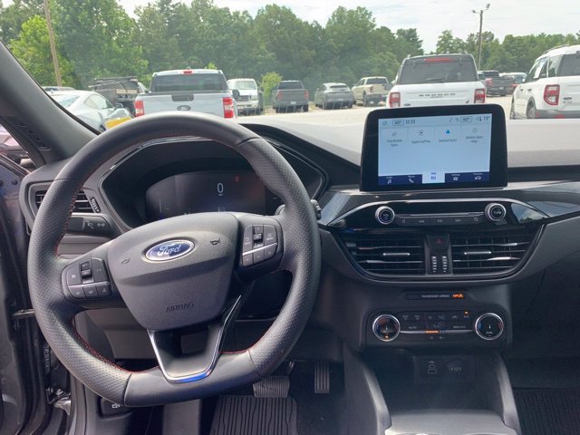 Used 2025 Ford Escape ST-Line AWD/4WD image 25