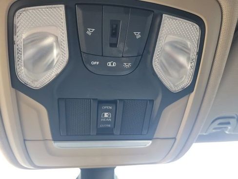 Used 2020 RAM 1500 Big Horn AWD/4WD image 40