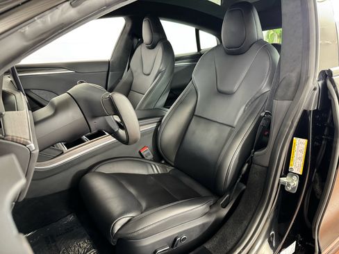 Used 2023 Tesla Model S Base image 13