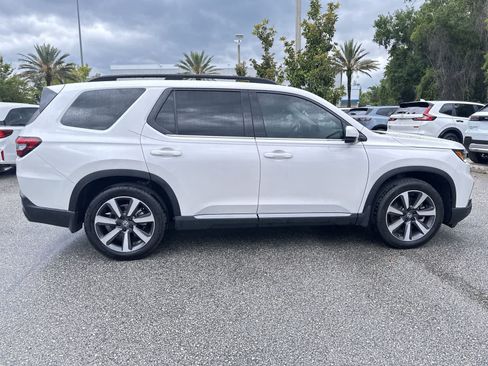 Used 2025 Honda Pilot Touring image 7