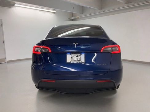 Used 2024 Tesla Model Y Long Range AWD/4WD image 5