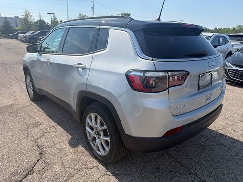 Used 2025 Jeep Compass Limited AWD/4WD image 7