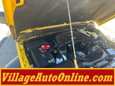 Used 2019 Jeep Wrangler Unlimited Sport w/ Technology Group AWD/4WD image 43
