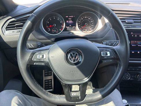 Certified 2021 Volkswagen Tiguan SE FWD image 15