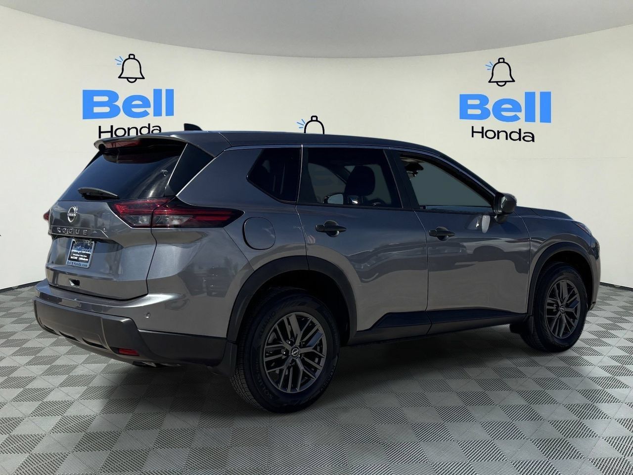 Used 2024 Nissan Rogue S FWD image 4