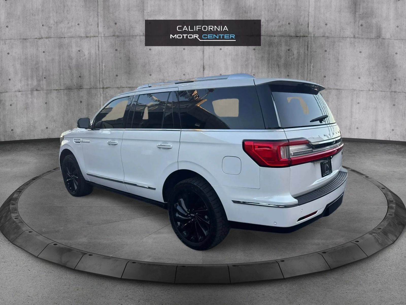 Used 2021 Lincoln Navigator Reserve AWD/4WD image 7