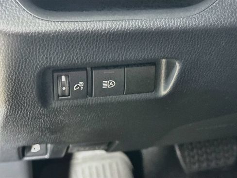 Certified 2021 Toyota RAV4 LE AWD/4WD image 10