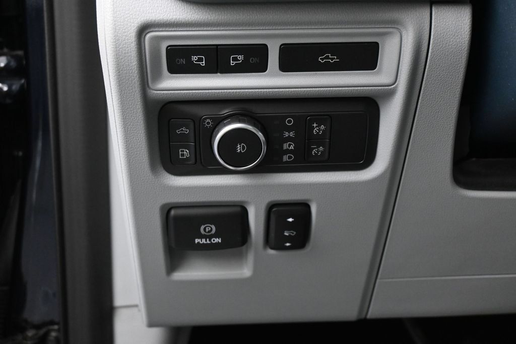 Used 2021 Ford F150 Limited RWD image 16