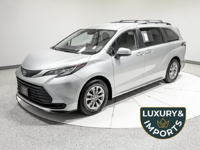 Used 2022 Toyota Sienna LE