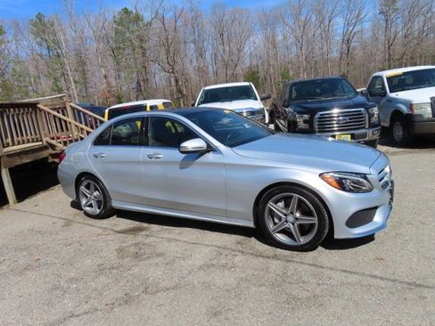 Used 2017 Mercedes-Benz C 300 4MATIC Sedan image 5