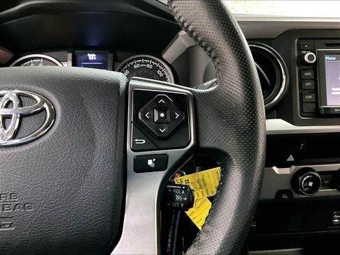 Used 2017 Toyota Tacoma SR5 w/ Tow Package RWD image 21