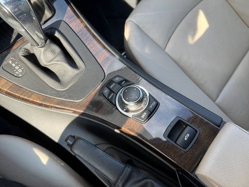 Used 2012 BMW 328i Convertible RWD image 21