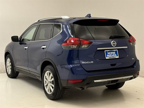 Used 2017 Nissan Rogue SV image 8