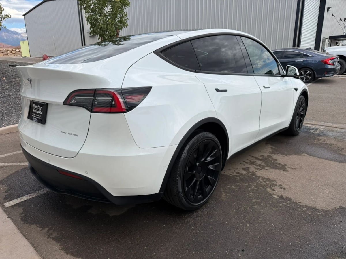 Used 2021 Tesla Model Y Long Range AWD/4WD image 8